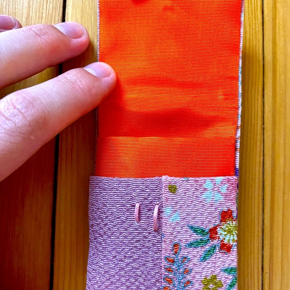 Japanese Silk Mini Sewing Kit for Pocket or Handbag - Picture 3 of 5